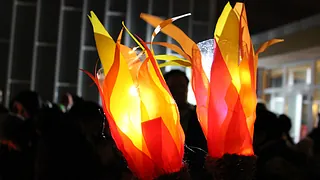 Laternen in Flammenform am Martinstag