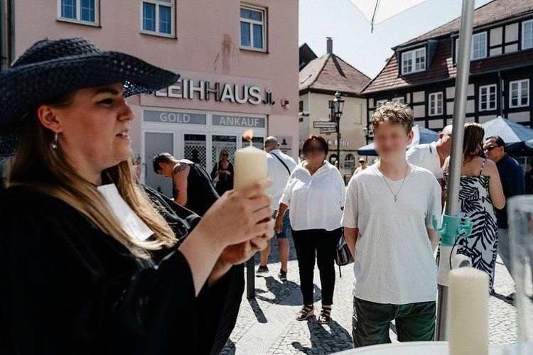Tauffest 2023: Übergabe Taufkerze