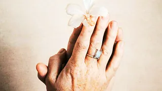 Hände zum Gebet gefaltet